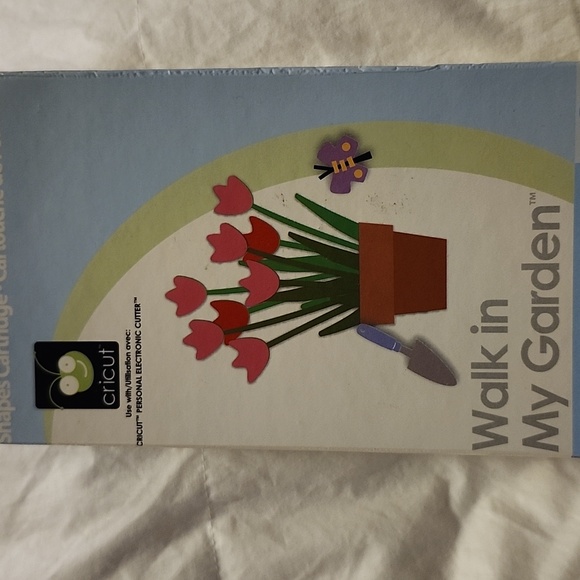 Cricut Walk in my Garden Cartridge - Picture 2 of 8